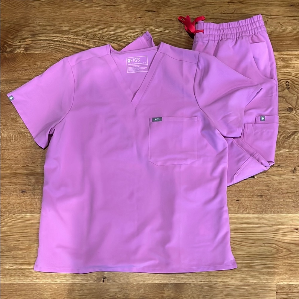 Figs Pink Cloud Scrub Set